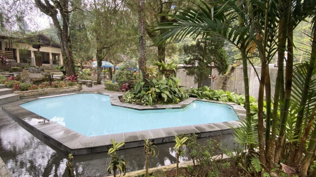 Staycation Air Panas Guci