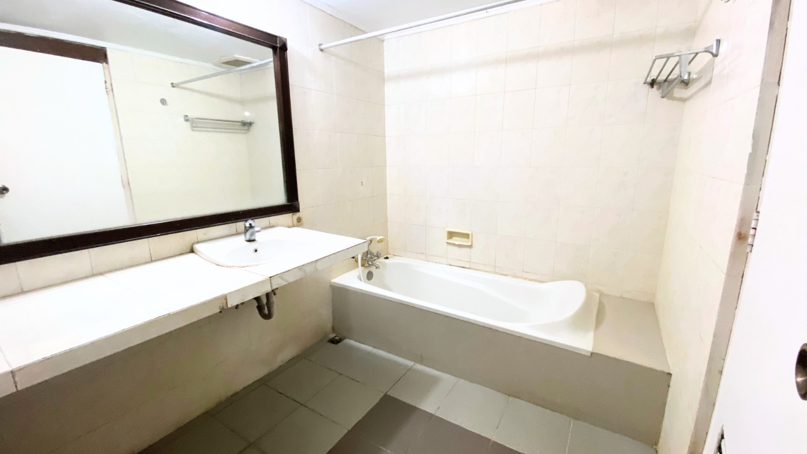 hotel di kawasan guci tegal murah