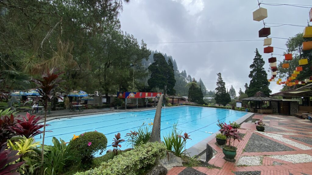 hotel pemandian air panas