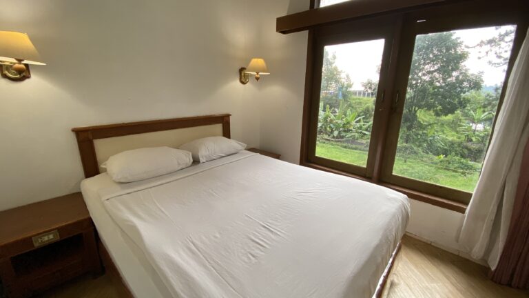 Hotel Pemandangan Alam Guci